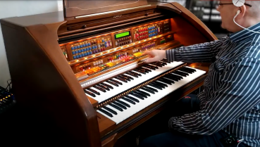 Lowrey Serenade LX410