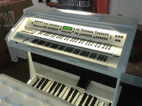 Thomas Paramount White 2020 Thomas Paramount White 2020